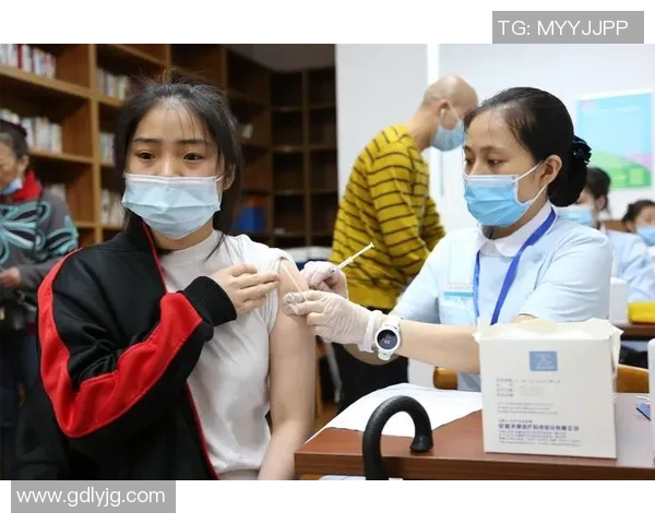 今日中国疫苗接种进展显著 新冠防控取得新突破 全民免疫步伐加快